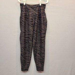 Old Navy Leggings Powersoft Gray Black Zebra Animal Print Womens Large Pockets